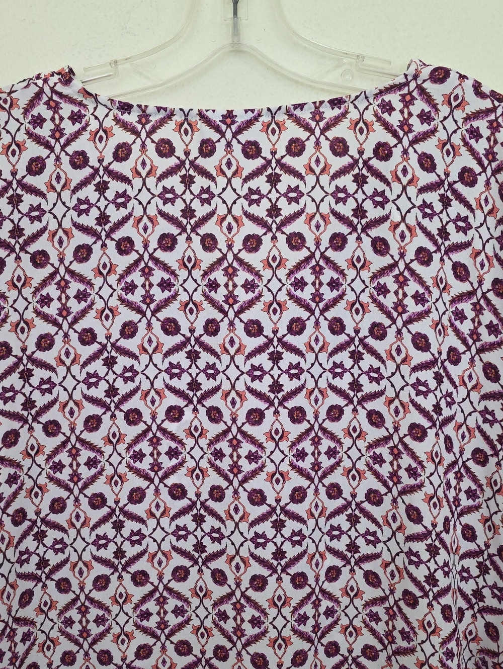 Liz Claiborne Floral Top White, Wine, Orange, Pink & White Pullover V-Neck XXL - Picture 11 of 12